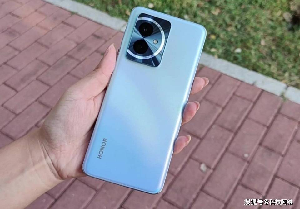image of Honor 100's enhanced features